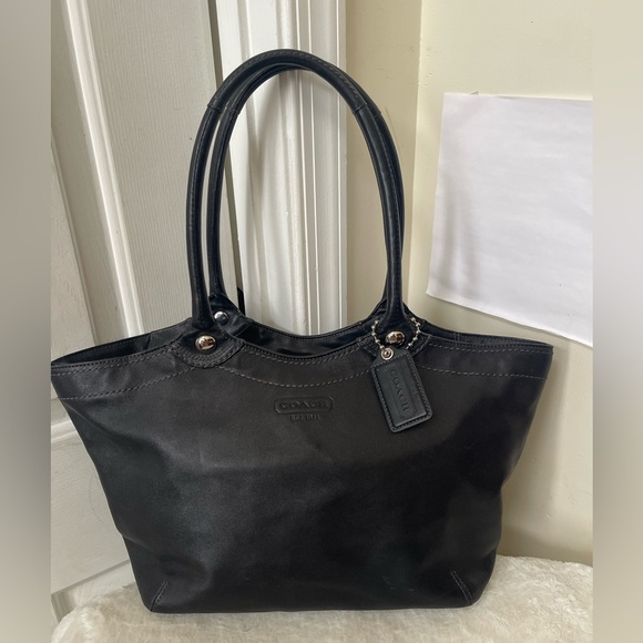 Coach Bleecker legacy Shoulder Bag EUC - Picture 8 of 11